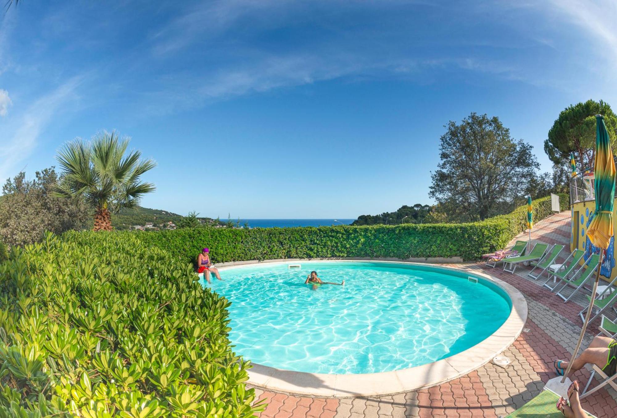 Hotel Villino Garden & Pool à Marina dʼMarina dʼAndora Extérieur photo